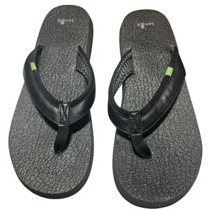 Sanuk yoga mat Slippers with Minimalist Design